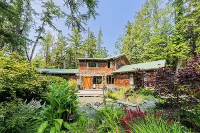 Image de Maison spacieuse dans le meilleur quartier de surf et de sable de Tofino
