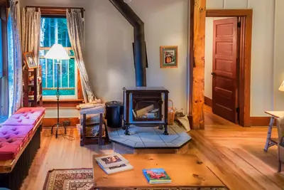 Image de Cabane-Salle de bain et douche-Vue sur le bois-Gardeners Pet Friendly