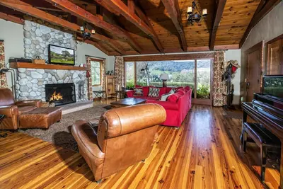 Image de Superbe Ranch House sur 1 000 acres de ranch - 3 reines, 10 lits jumeaux \/ superposés