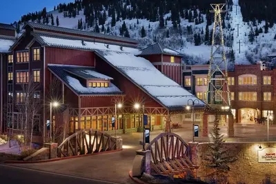 Image de Marriott's Summit Watch: villa de deux chambres sur la rue principale, accès facile aux pistes de ski