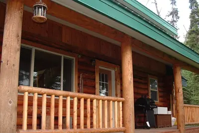 Image de Belle retraite en cabane en rondins. Fermer l'accès à Kenai River / Bings Landing Park
