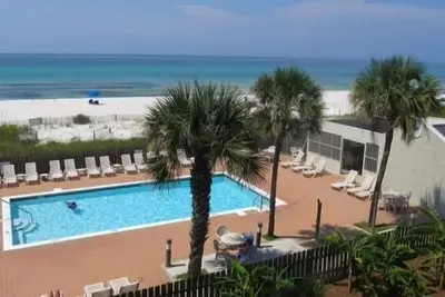 Image de Mise à jour, spacieux Condo-Front de Golfe étapes à la plage!