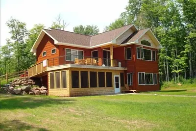 Image de Refroidir Shores Eau, Lac Gogebic Luxury Home