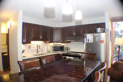 Image de Vraiment Ski In - Ski Out Condo - Animaux acceptés - Cuisine récemment rénovée