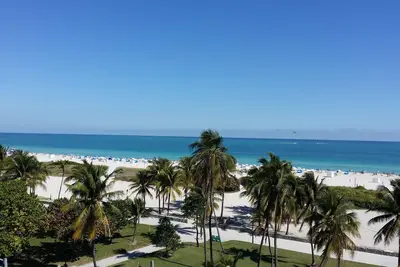 Image de Oceanfront Condo Suite avec vue sur la ville et piscine sur le toit - Ocean Drive - South Beach