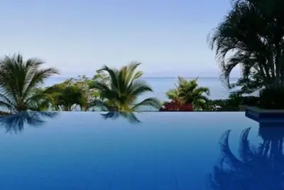 Image de Magnifique villa avec vue imprenable, une belle plage et deux piscines à débordement