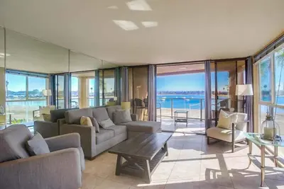 Image de Front de l'eau | Corner Townhome in ❤ de Mb