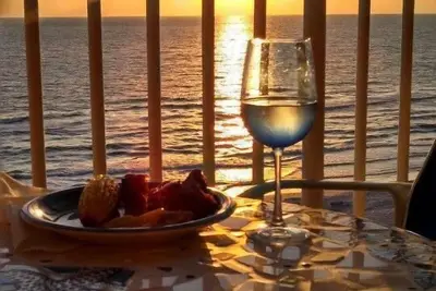 Image de Condo sur la plage magnifiquement rénové - Vue spectaculaire sur le 9e étage