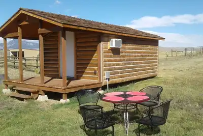 Image de Cabine confortable au pied des montagnes de Big Horn, vue magnifique, hébergement pour chevaux