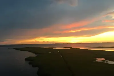 Image de Belle Condo Bayfront avec des couchers de soleil à couper le souffle