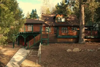 Image de 3bears Lake Cabine-Hot Tub-Pool \/ Ping Pong \/ Foosball Tbls-Horseshoe Pit-Wifi