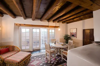 Image de Le meilleur de Santa Fe ~ Marchez vers la Plaza, les cheminées de Kiva et les vues sur la montagne