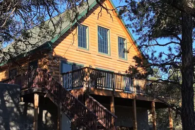 Image de Belle cabane en rondins - destination du Grand Canyon<br>