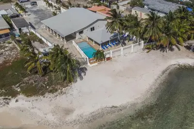 Image de Nouvellement construit - Beachfront - Face à la piscine de la plage - 5 Cac