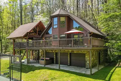 Image de Hideaway -Stunning la cabine du Yogi Avec Court de tennis privé, Basket-ball, randonnée pédestre
