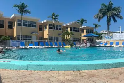 Image de Meilleur Prix Et Condos À Barefoot Beach-Unit C207 Uniquement Quelques ÉTAPES De La Plage / Piscine!
