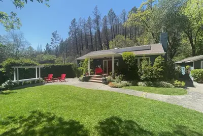 Image de Kenwood Cottage-Canyon & Creek Setting, Spa, Tesla Ev Welcome, Pas de frais de nettoyage