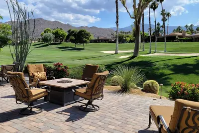 Image de Retraite rénovée sur le 10e vert à Ironwood Country Club