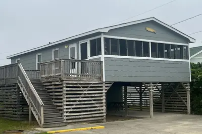 Image de Obx Beach Cottage (ven-ven) 1 pâté de maisons de la plage - 3 chambres \/ 2. 1 salle de bain WiFi 8mp