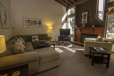 Image de Taos Ski Valley / 3 Bdrm / 8 personnes / Directement à côté de l'école de ski pour enfants