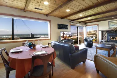 Image de Situé sur un chemin privé à 1/2 pâté de maisons de la plage