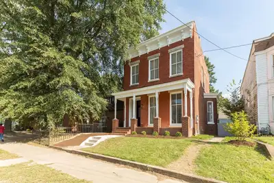 Image de Southern Mansion: Block From Cafe, Brewpub, Donuts