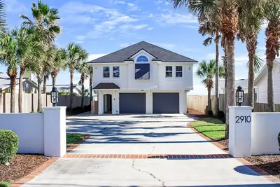 Image de Accueil Oceanfront magnifique avec une vue imprenable sur la plage et promenade privée!