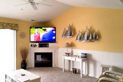 Image de Profitez de magnifiques levers et couchers de soleil depuis ce dernier étage - Ocean Block Condo! ! !