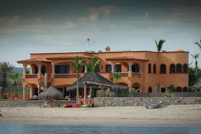 Image de Villa de luxe sur la plage de sable privée | Concierge Inclus | Familles bienvenues