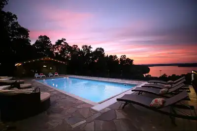 Image de Luxury Lake View Lodge pour 30 personnes, sur 11 acres avec piscine chauffée.