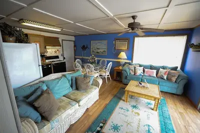 Image de Seaside Retreat Beach Block 2 Br Dog Friendly 100 étapes vers la plage