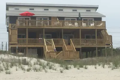 Image de Oceanfront. Nouveau pont agrandi. Idéal pour les familles!