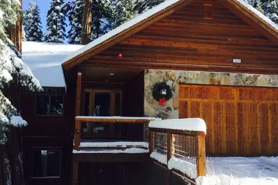Image de Nouvellement construit Tahoe Luxury Home, skieurs emplacement de rĂŞve ** 10 personnes