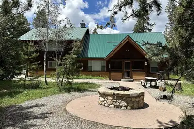 Image de Double D Lodge 12 personnes! Juste 30 miles à Yellowstone!