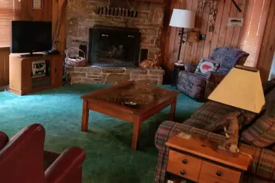 Image de Belle, privé, cabine silencieuse à Eureka Springs - 8 personnes