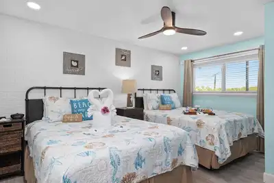 Image de Clean & Crisp Condo au 2e étage devant le golfe
