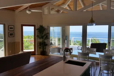 Image de Ocean Beach Home Au coeur du vieux HawaĂŻ authentique