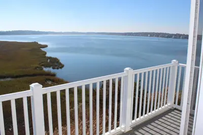 Image de RENTJuin 22-29 Économisez 550 $. Townhome de luxe sur la baie, à quelques pas de la plage, Community P