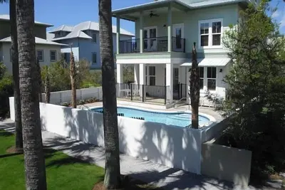 Image de Reste à terre: 5br / 5. 5 salles de bain, piscine privée, bureau, 2 réfrigérateurs, 3 rois, kitch Gourmet