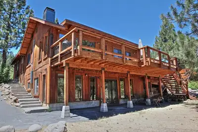 Image de Truckee River House - Belles vues, Riverfront Retreat, pêche à la mouche, ski