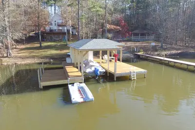 Image de Grande maison au bord du lac, pour 14 personnes - Location parfaite pour plusieurs familles!