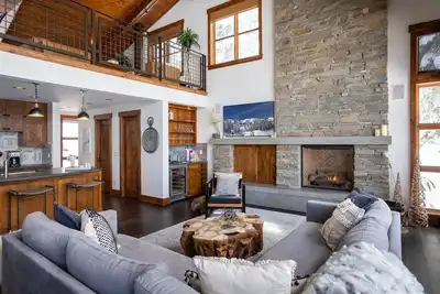 Image de Luxury 4bd Demeure de ski de pleine montagne - Trailside Northstar