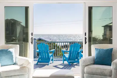 Image de 'Bleu côtier' ~ Magnifique, construit sur mesure ~ À quelques pas de la plage ~ Vues incroyables! ~