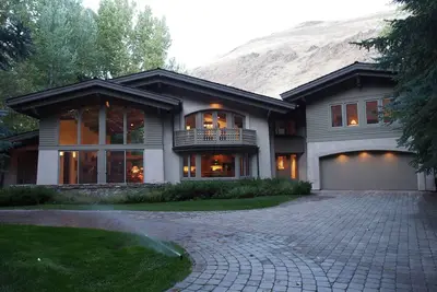 Image de Élégante maison Sun Valley juste sur Trail Creek!