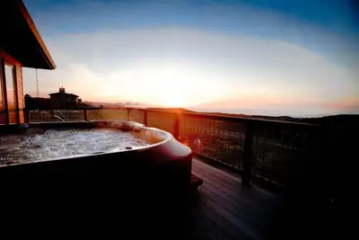 Image de The Sea Sanctuary - Front de mer, bain Ă remous, superbe nouvelle maison