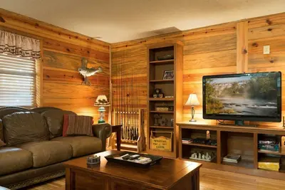 Image de Bear Hollow: 6 couchages, Hot tub, Wifi, Animaux acceptés, Cour clôturée