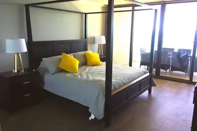 Image de Récemment rénové Beachfront 2 Bed / 2 Bath Condo! !