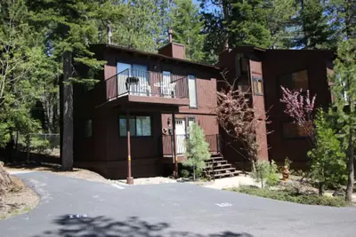 Image de Great spot! North Lake Tahoe-St. Francis Lakeside # 16, 4br / 3ba, Piscine, Tennis & more