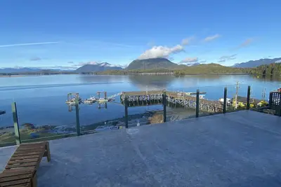 Image de Tofino Oceanfront House - Vista Hermosa