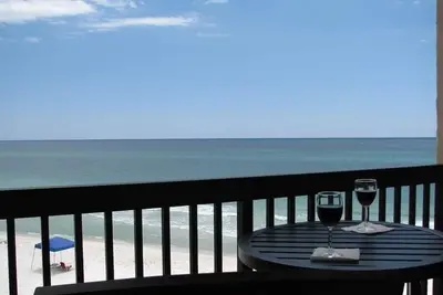 Image de Août est toujours génial ici! Droit sur la plage! Emplacement et prix fantastiques